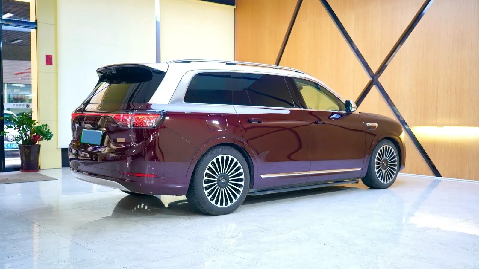 2025 AITO AITO M9 REEV 160HP REEV 52KWH,autocango,china used car exporter,china ev exporter,chinese used car exporter,chinese used ev exporter