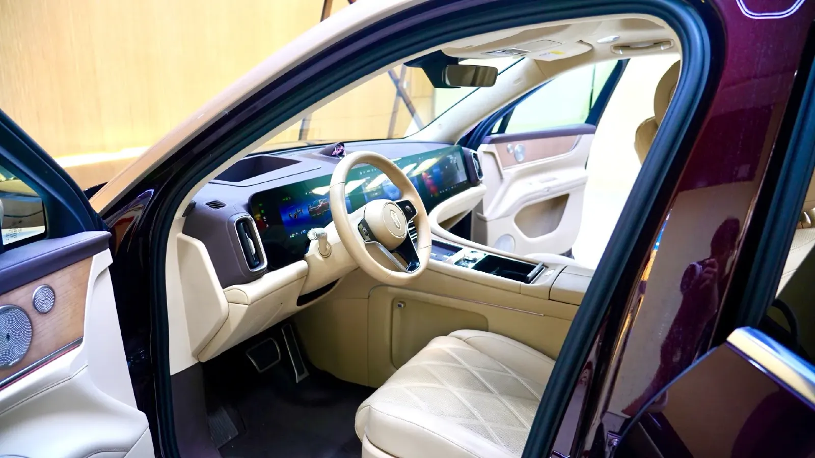 2025 AITO AITO M9 REEV 160HP REEV 52KWH,autocango,china used car exporter,china ev exporter,chinese used car exporter,chinese used ev exporter