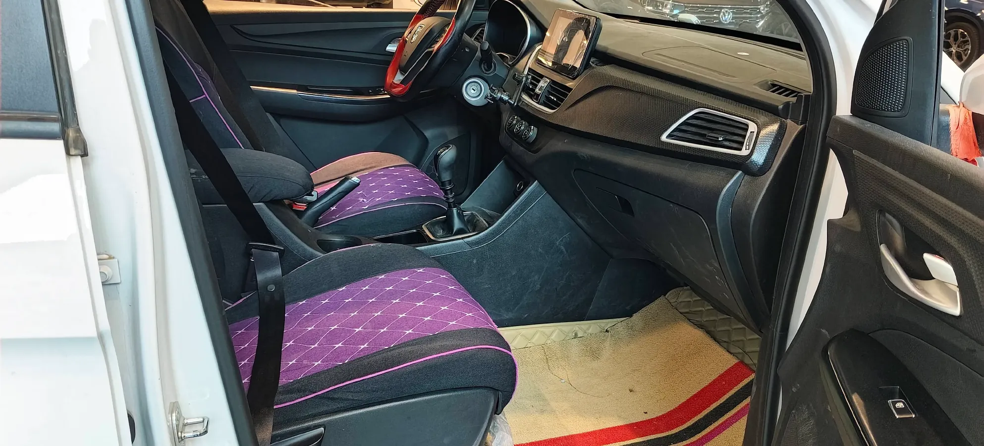 2021 BaoJun 730 1.5L 105HP L4 6MT,autocango,china used car exporter,china ev exporter,chinese used car exporter,chinese used ev exporter