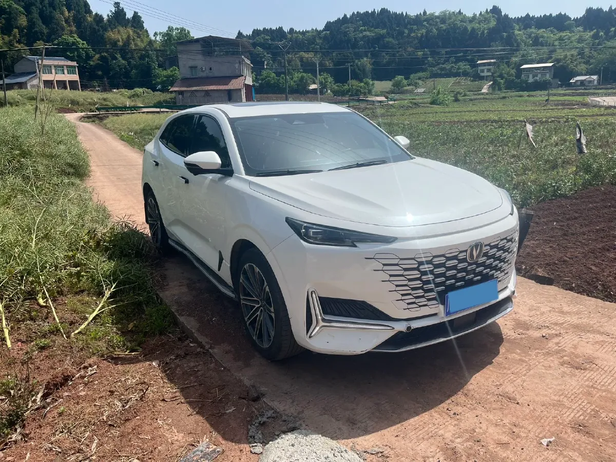 2021 ChangAn UNI-K 2.0T 233HP L4 8AT,autocango,china used car exporter,china ev exporter,chinese used car exporter,chinese used ev exporter