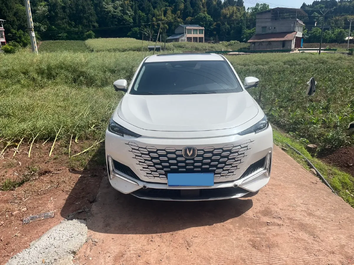 2021 ChangAn UNI-K 2.0T 233HP L4 8AT,autocango,china used car exporter,china ev exporter,chinese used car exporter,chinese used ev exporter