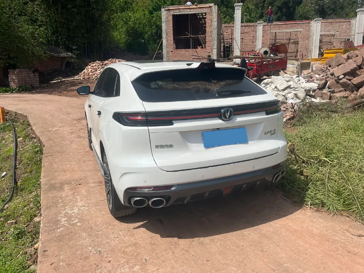 2021 ChangAn UNI-K 2.0T 233HP L4 8AT,autocango,china used car exporter,china ev exporter,chinese used car exporter,chinese used ev exporter