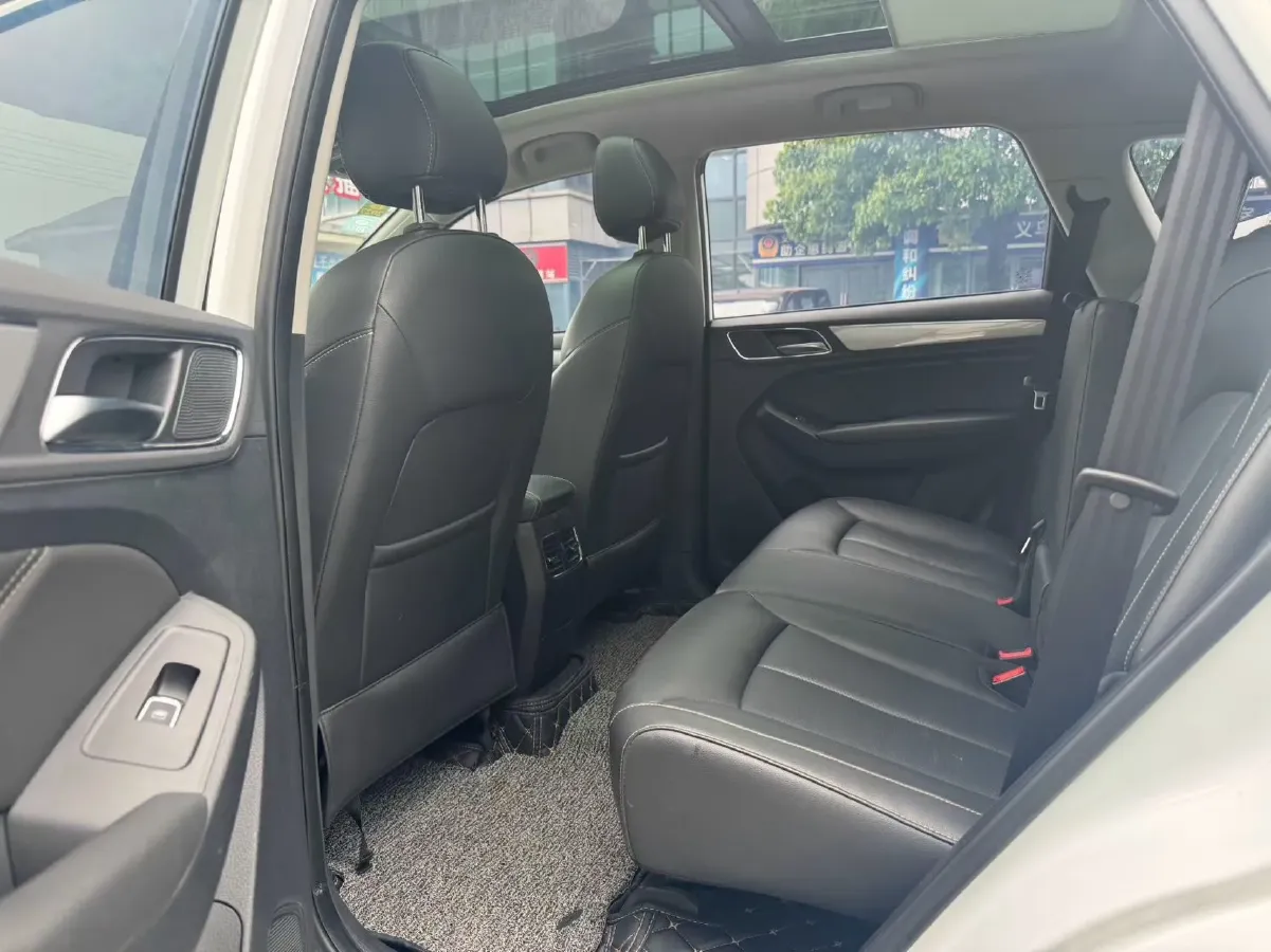 2019 Roewe i6 1.5T 169HP L4 7DCT,autocango,china used car exporter,china ev exporter,chinese used car exporter,chinese used ev exporter