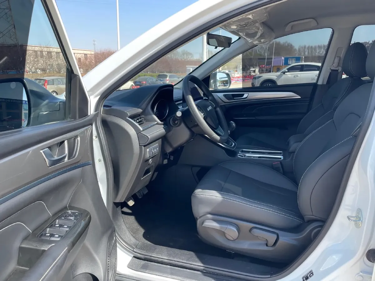 2022 ChangAn Oshan X7 Plus 1.5T 170HP L4 6MT,autocango,china used car exporter,china ev exporter,chinese used car exporter,chinese used ev exporter