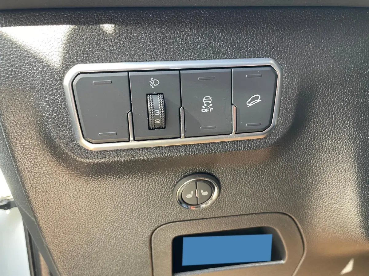 2022 ChangAn Oshan X7 Plus 1.5T 170HP L4 6MT,autocango,china used car exporter,china ev exporter,chinese used car exporter,chinese used ev exporter