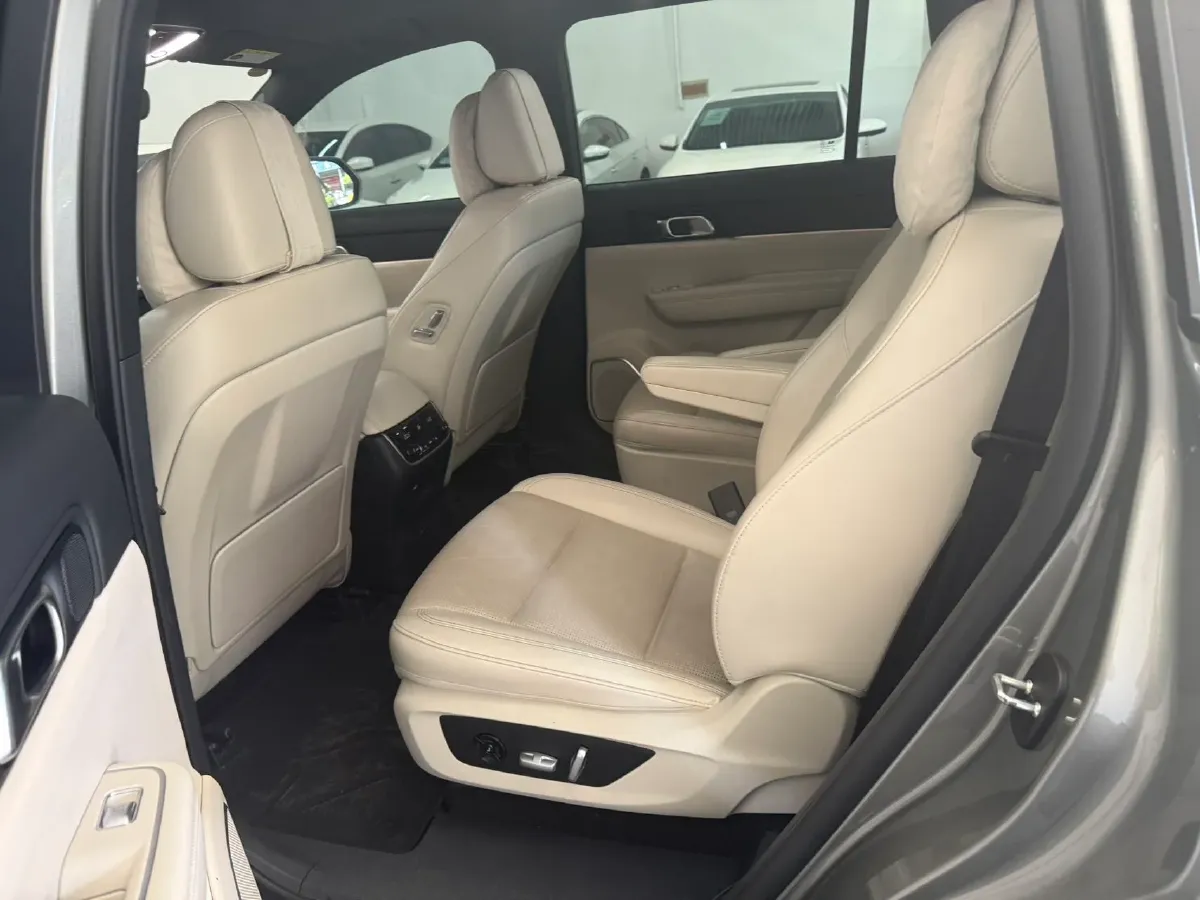 2021 Li ONE Range Extended 131HP REEV 40.5KWH,autocango,china used car exporter,china ev exporter,chinese used car exporter,chinese used ev exporter