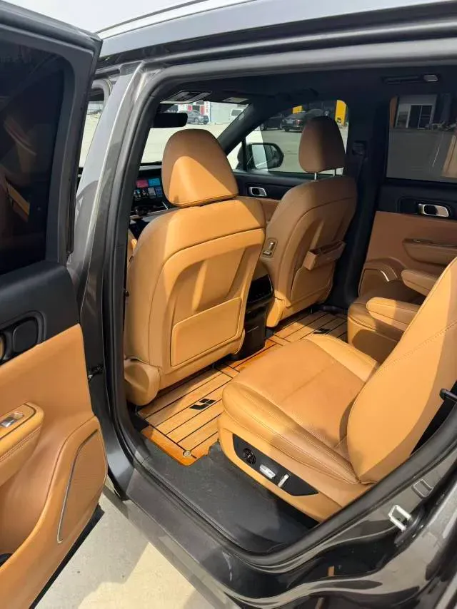 2021 Li ONE Range Extended 131HP REEV 40.5KWH,autocango,china used car exporter,china ev exporter,chinese used car exporter,chinese used ev exporter