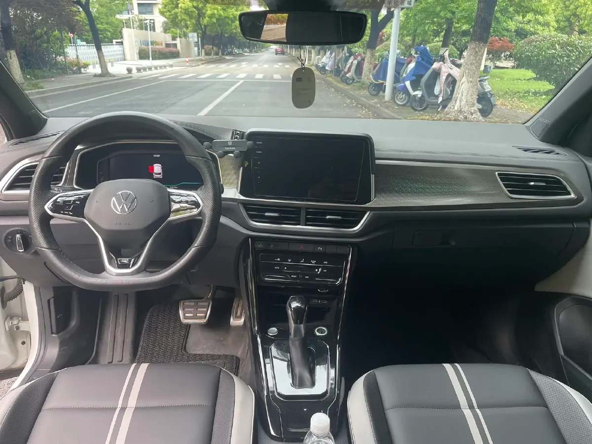 2023 Volkswagen T-Roc 1.5T 160HP L4 7DCT,autocango,china used car exporter,china ev exporter,chinese used car exporter,chinese used ev exporter