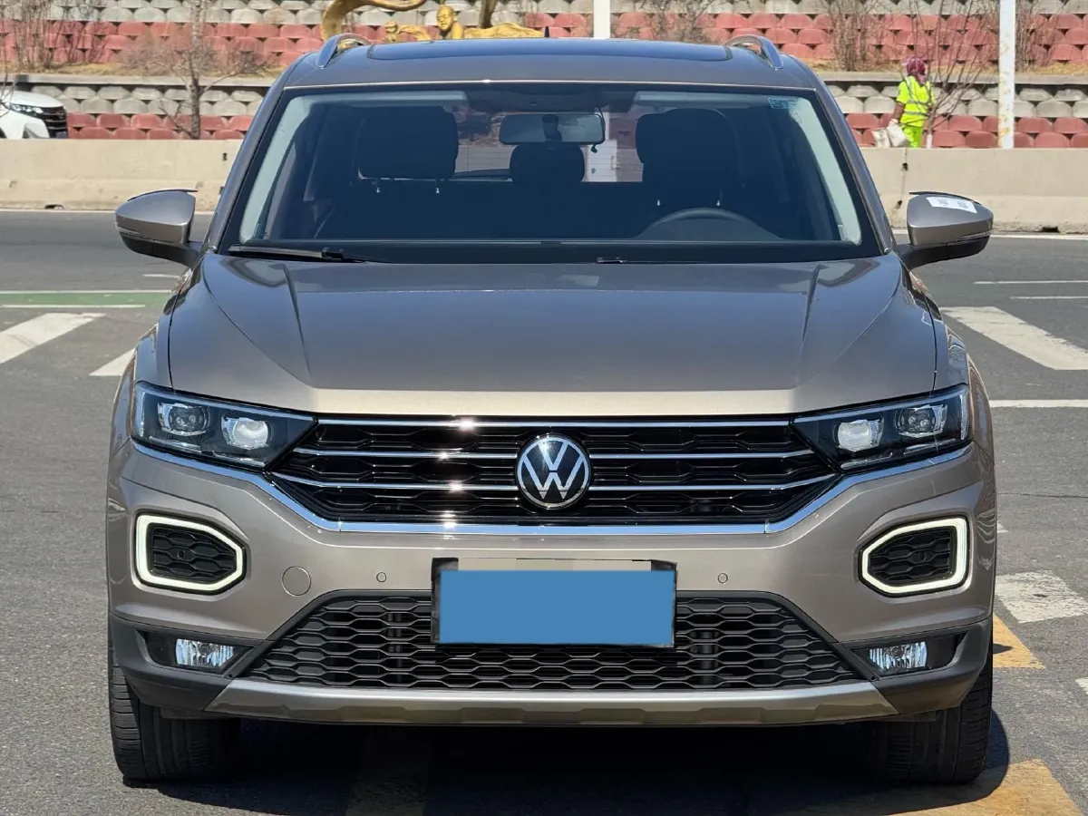 2022 Volkswagen T-Roc 1.4T 150HP L4 7DCT,autocango,china used car exporter,china ev exporter,chinese used car exporter,chinese used ev exporter