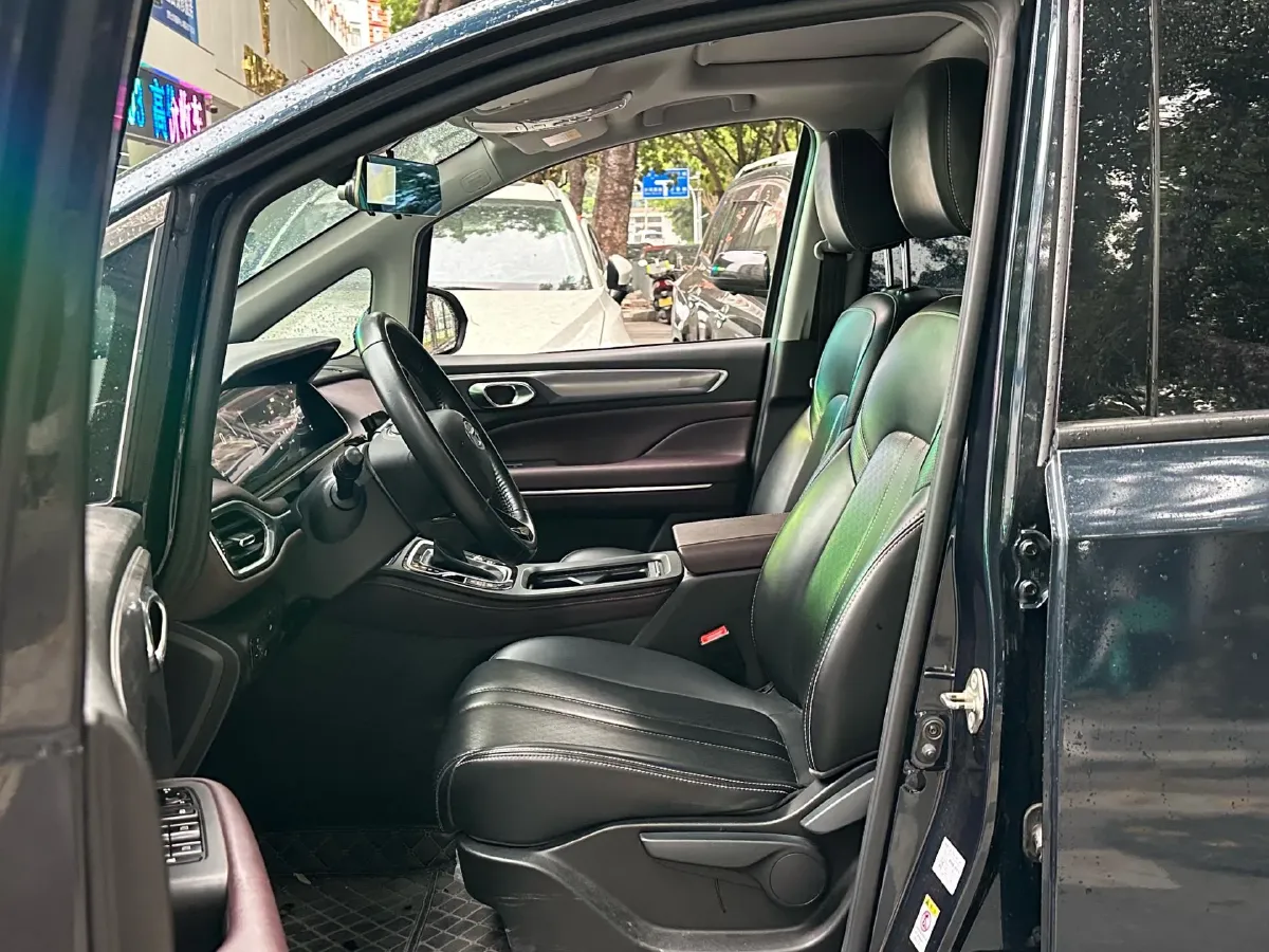 2021 GAC Trumpchi M6 1.5T 169HP L4 7DCT,autocango,china used car exporter,china ev exporter,chinese used car exporter,chinese used ev exporter