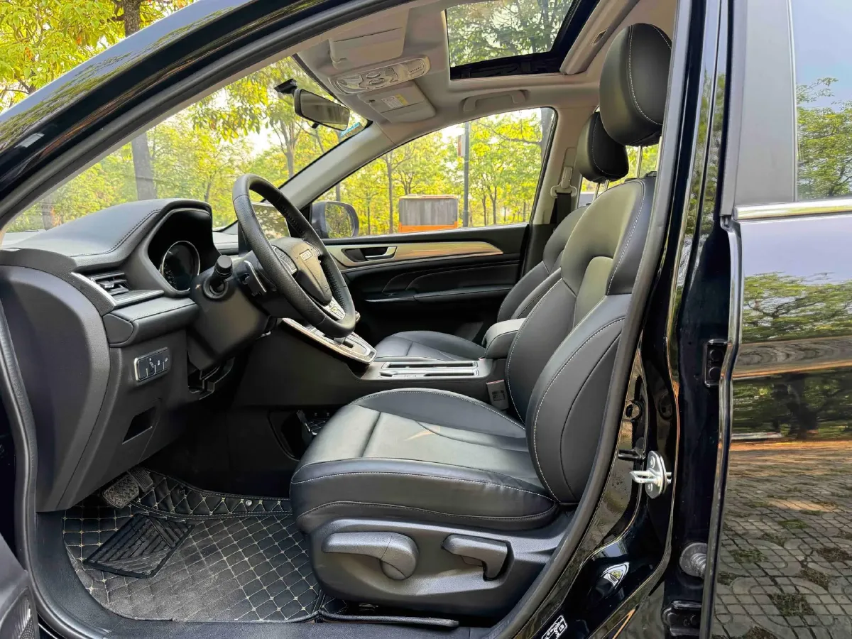 2023 Haval M6 1.5T 150HP L4 7DCT,autocango,china used car exporter,china ev exporter,chinese used car exporter,chinese used ev exporter