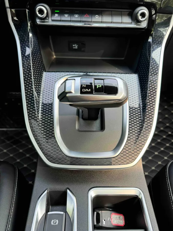 2023 Haval M6 1.5T 150HP L4 7DCT,autocango,china used car exporter,china ev exporter,chinese used car exporter,chinese used ev exporter