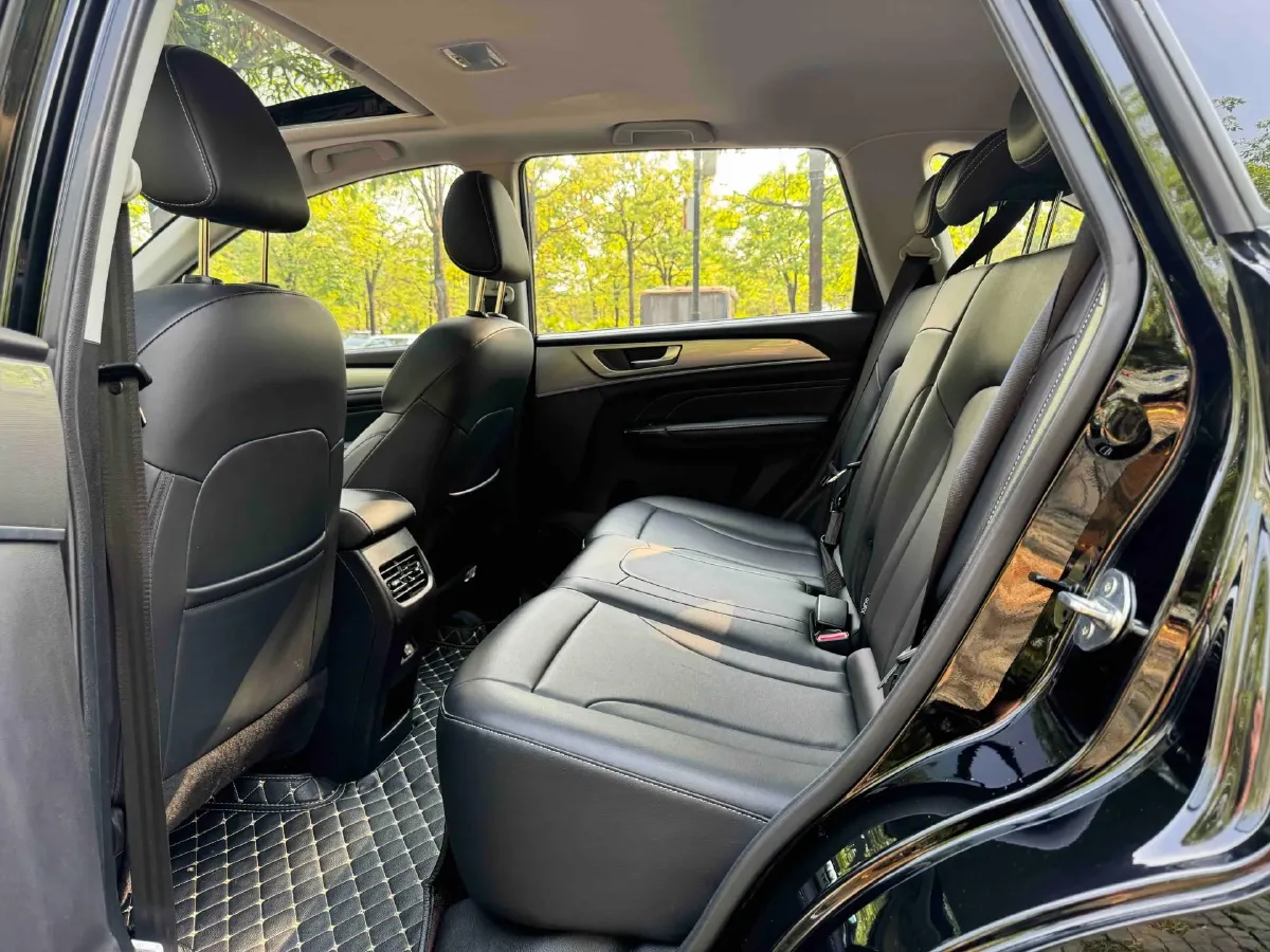 2023 Haval M6 1.5T 150HP L4 7DCT,autocango,china used car exporter,china ev exporter,chinese used car exporter,chinese used ev exporter