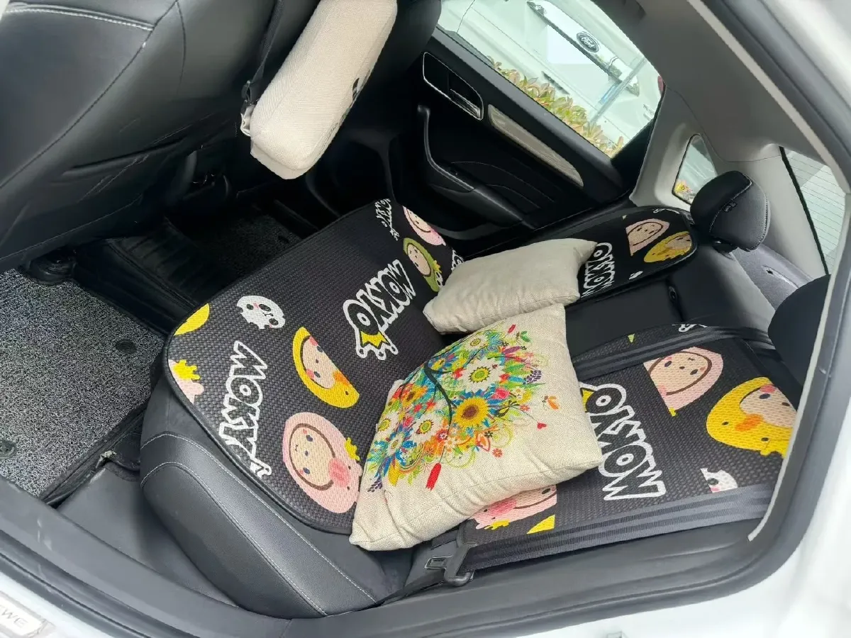 2017 Roewe i6 1.0T 125HP L3 2AT PHEV,autocango,china used car exporter,china ev exporter,chinese used car exporter,chinese used ev exporter