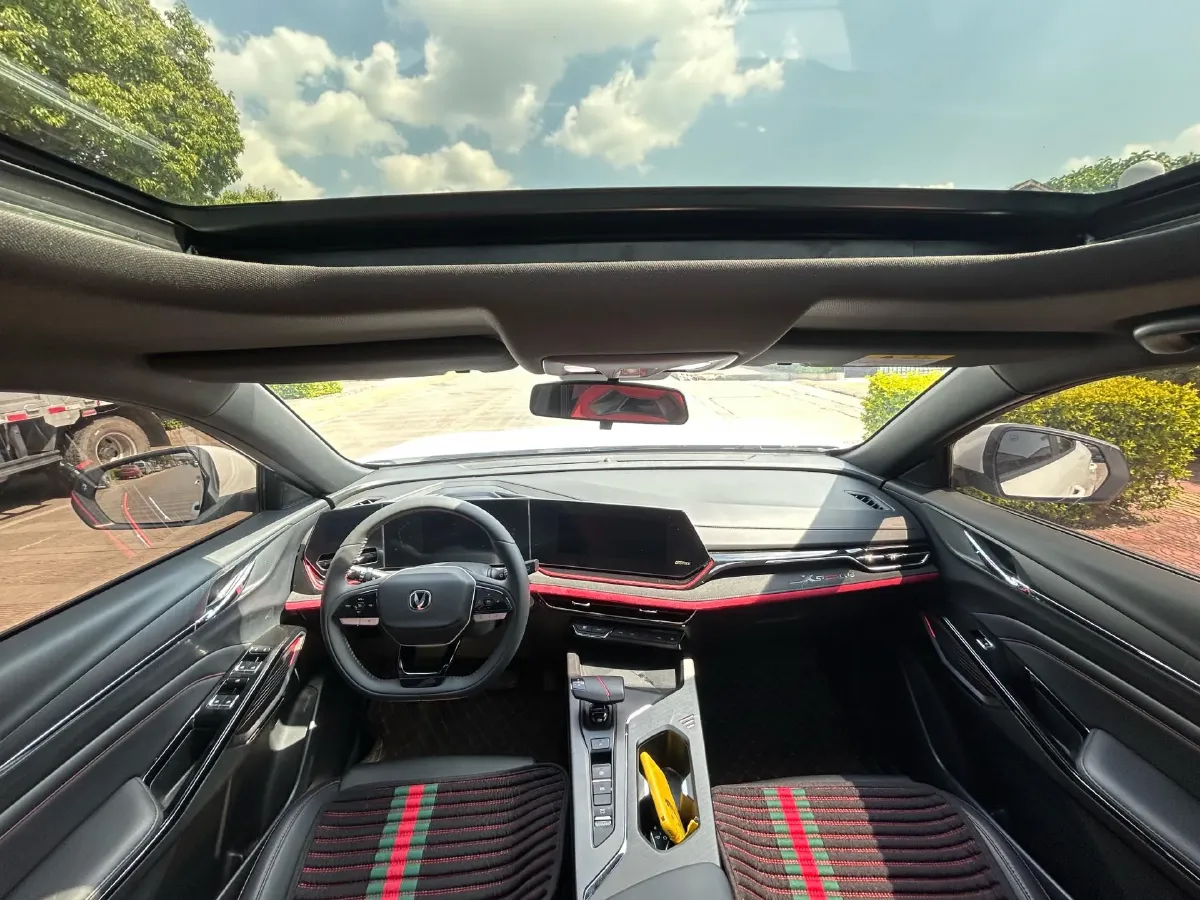 2025 ChangAn X5 PLUS 1.5T 188HP L4 7DCT,autocango,china used car exporter,china ev exporter,chinese used car exporter,chinese used ev exporter