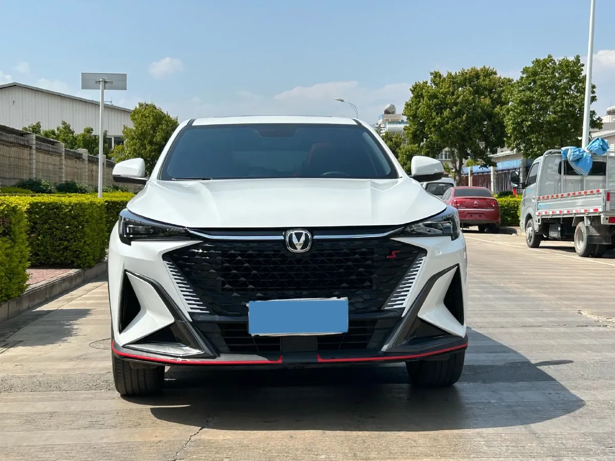 2025 ChangAn X5 PLUS 1.5T 188HP L4 7DCT,autocango,china used car exporter,china ev exporter,chinese used car exporter,chinese used ev exporter