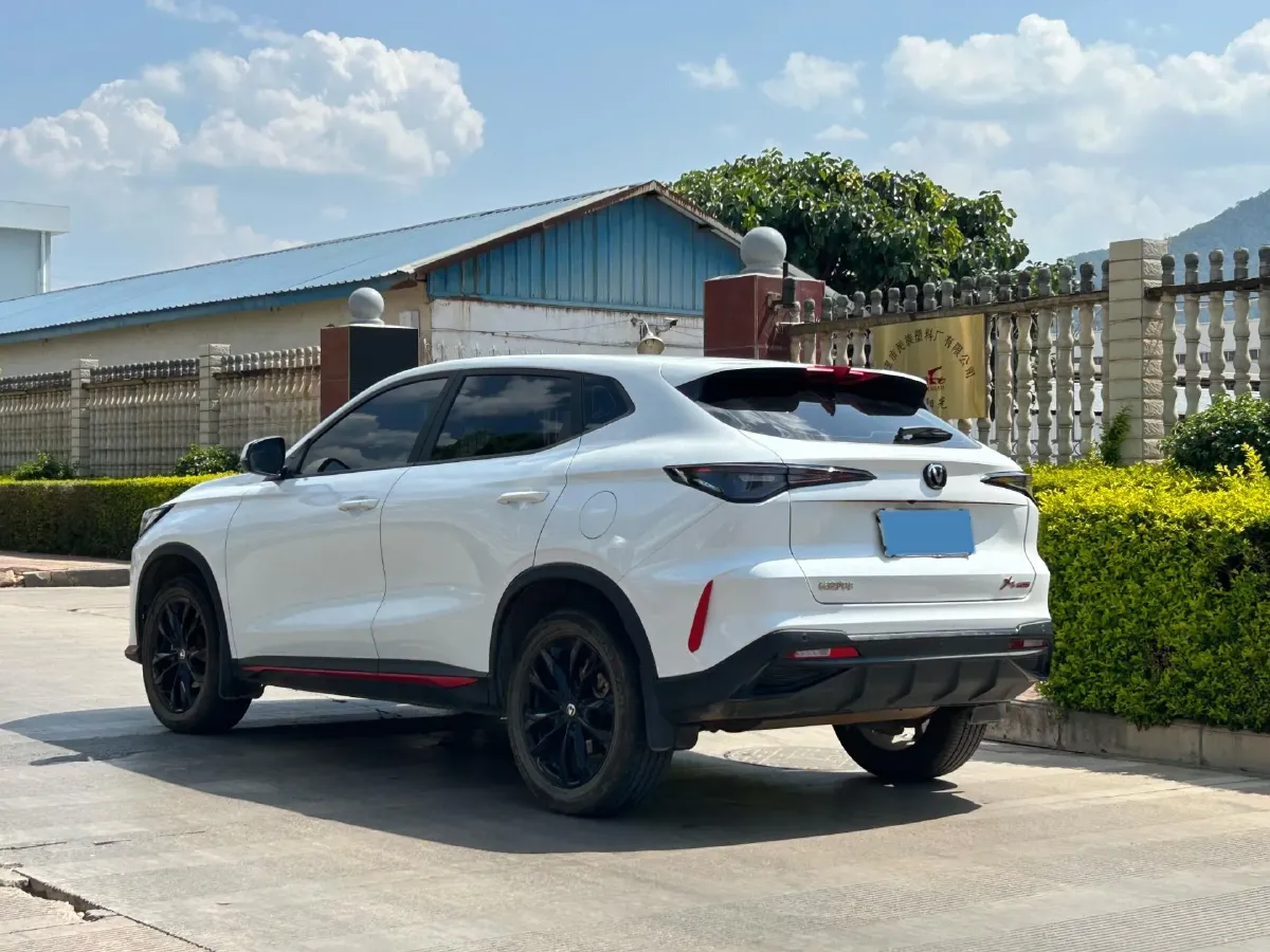 2025 ChangAn X5 PLUS 1.5T 188HP L4 7DCT,autocango,china used car exporter,china ev exporter,chinese used car exporter,chinese used ev exporter