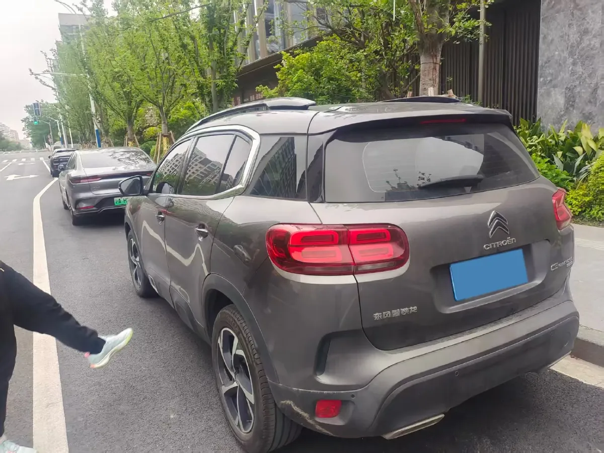 2022 Citroen C5 Aircross 1.8T 211HP L4 8AT,autocango,china used car exporter,china ev exporter,chinese used car exporter,chinese used ev exporter