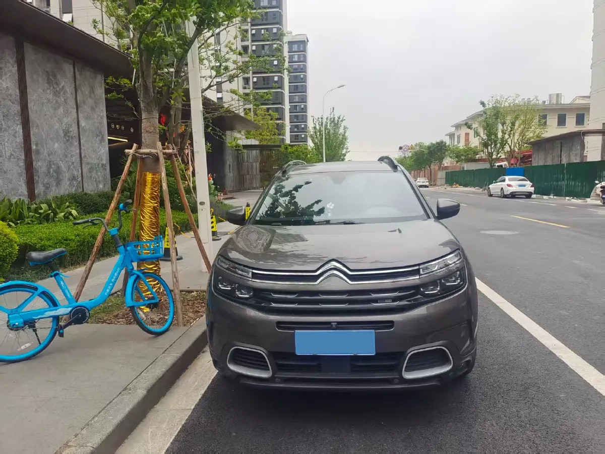 2022 Citroen C5 Aircross 1.8T 211HP L4 8AT,autocango,china used car exporter,china ev exporter,chinese used car exporter,chinese used ev exporter