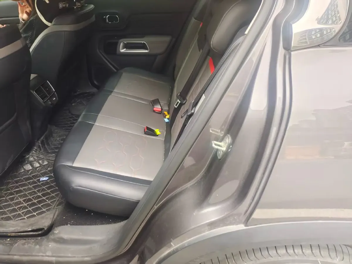 2022 Citroen C5 Aircross 1.8T 211HP L4 8AT,autocango,china used car exporter,china ev exporter,chinese used car exporter,chinese used ev exporter