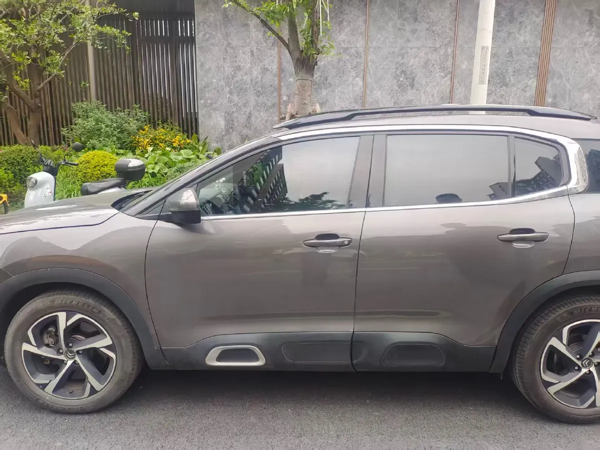 2022 Citroen C5 Aircross 1.8T 211HP L4 8AT,autocango,china used car exporter,china ev exporter,chinese used car exporter,chinese used ev exporter