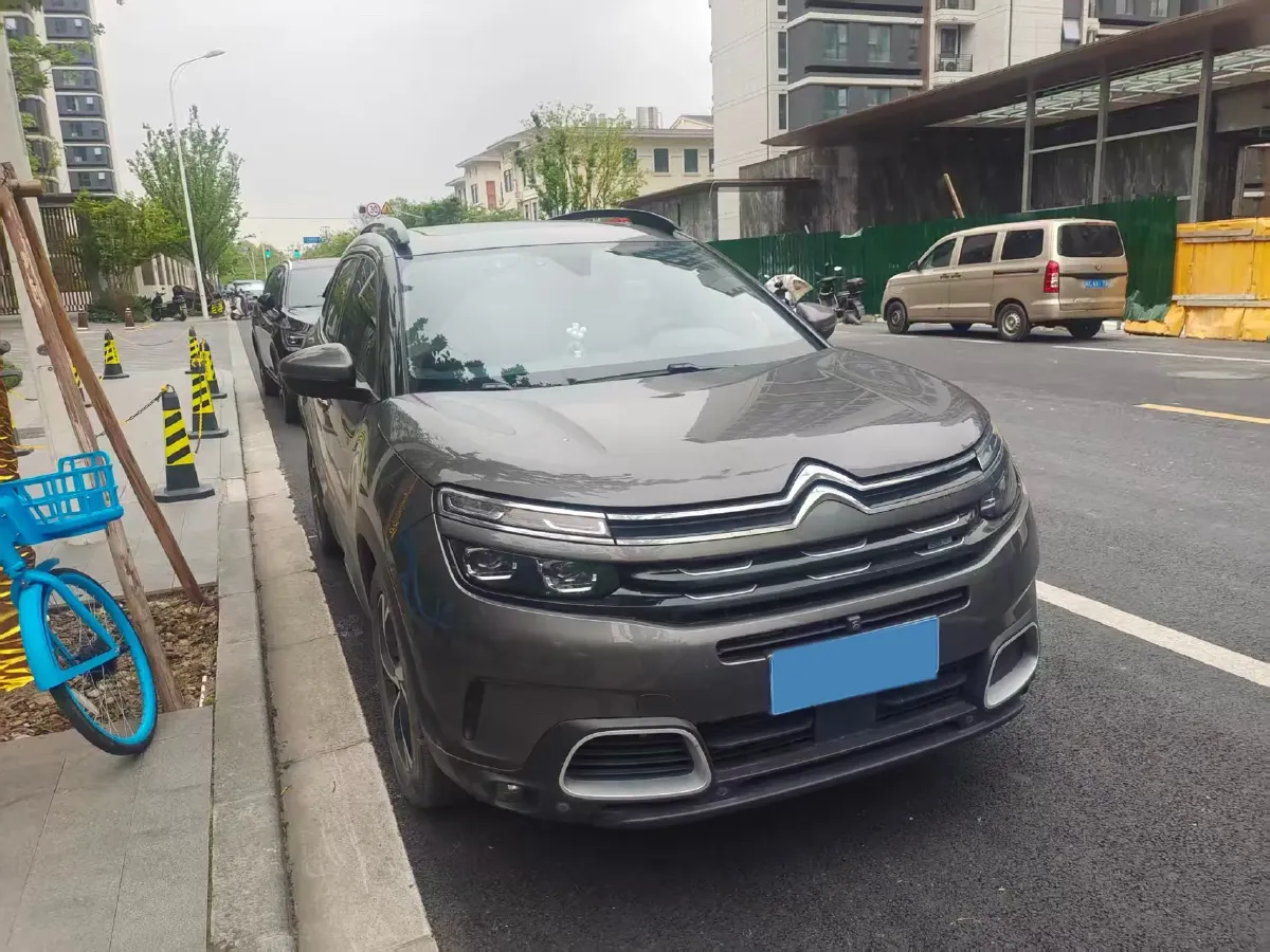 2022 Citroen C5 Aircross 1.8T 211HP L4 8AT,autocango,china used car exporter,china ev exporter,chinese used car exporter,chinese used ev exporter