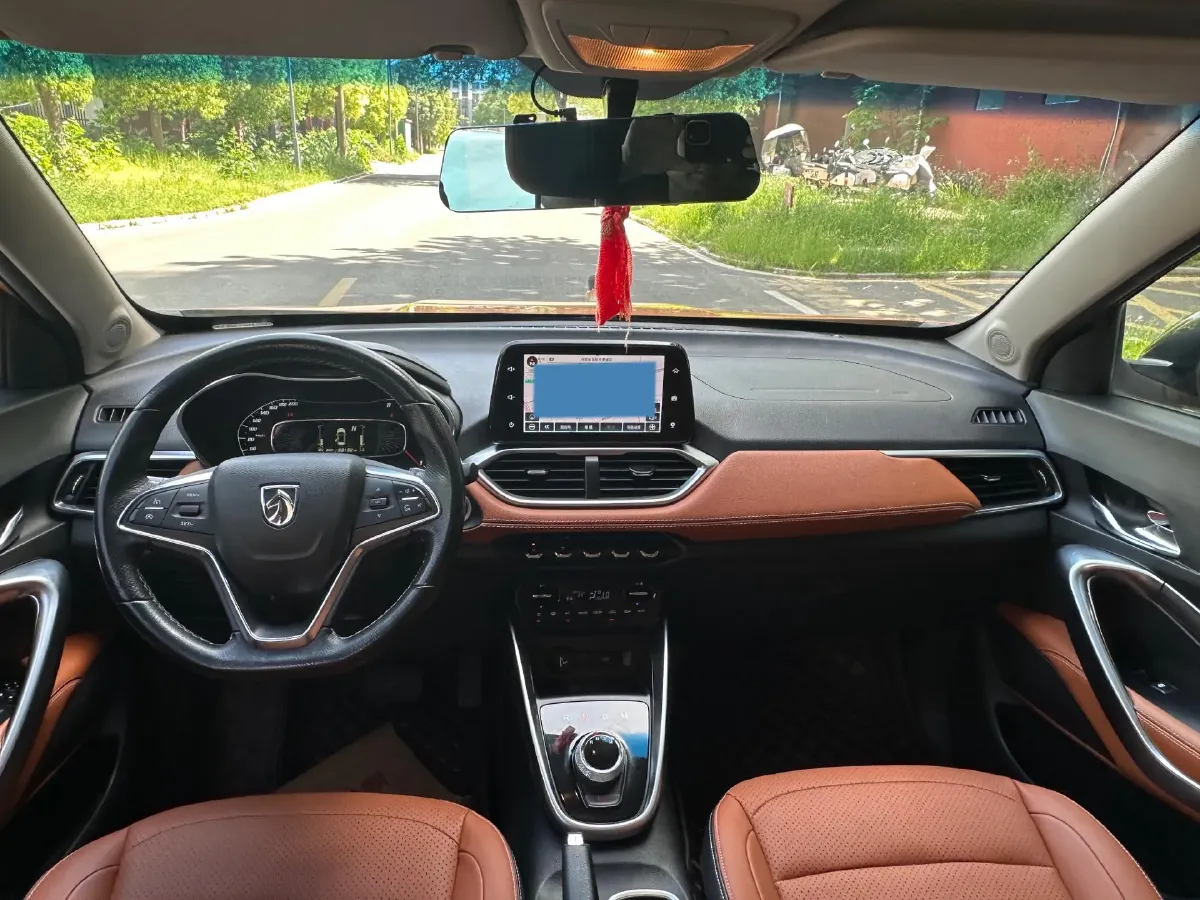 2017 HaiMa S5 Young Edition 1.6L 122HP L4 5MT,autocango,china used car exporter,china ev exporter,chinese used car exporter,chinese used ev exporter