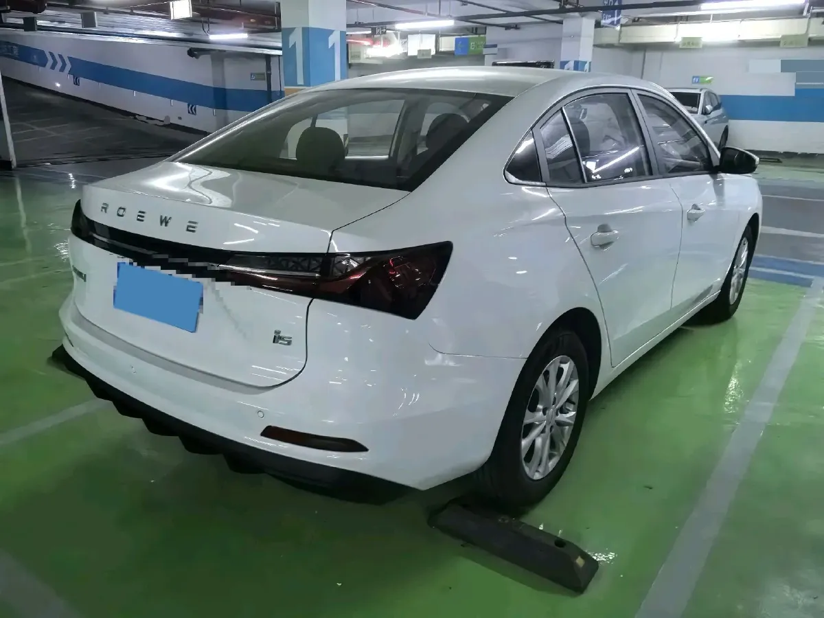 2023 Roewe i5 1.5L 129HP L4 5MT,autocango,china used car exporter,china ev exporter,chinese used car exporter,chinese used ev exporter