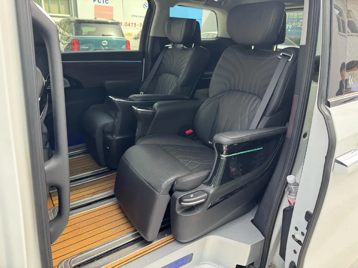 2024 GAC Trumpchi M8 2.0T 190HP L4 2DHT Hybrid,autocango,china used car exporter,china ev exporter,chinese used car exporter,chinese used ev exporter