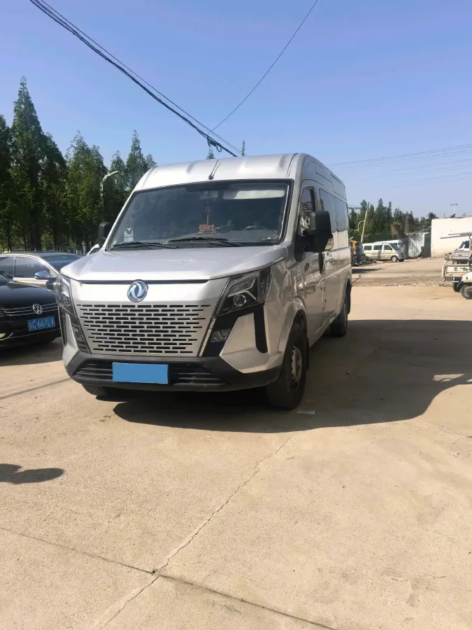 2023 MAXUS XinTu V70 2.0T 125HP L4 6MT,autocango,china used car exporter,china ev exporter,chinese used car exporter,chinese used ev exporter