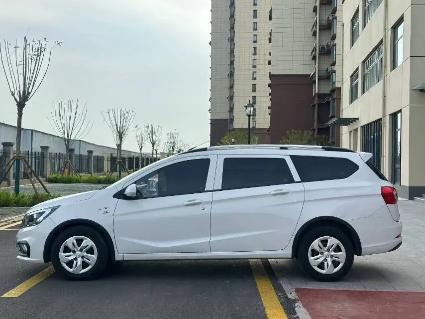2017 BaoJun 310W 1.5L 112HP L4 6MT,autocango,china used car exporter,china ev exporter,chinese used car exporter,chinese used ev exporter