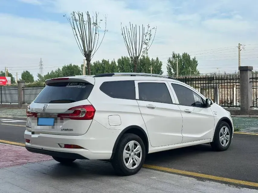 2017 BaoJun 310W 1.5L 112HP L4 6MT,autocango,china used car exporter,china ev exporter,chinese used car exporter,chinese used ev exporter