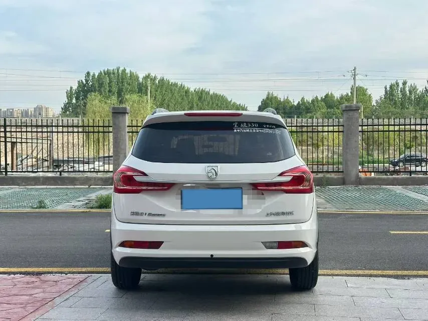 2017 BaoJun 310W 1.5L 112HP L4 6MT,autocango,china used car exporter,china ev exporter,chinese used car exporter,chinese used ev exporter