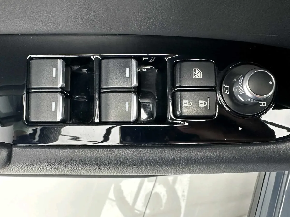 2022 MAXUS XinTu V90 2.0T 150HP L4 6AT,autocango,china used car exporter,china ev exporter,chinese used car exporter,chinese used ev exporter