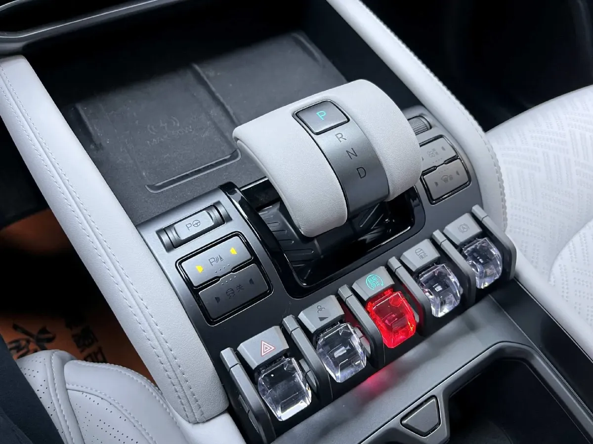 2025 FangChengBao Tai 3 BEV,autocango,china used car exporter,china ev exporter,chinese used car exporter,chinese used ev exporter