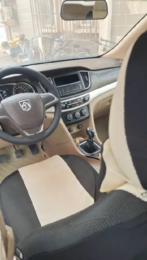 2016 BaoJun 730 1.5L 112HP L4 5MT,autocango,china used car exporter,china ev exporter,chinese used car exporter,chinese used ev exporter