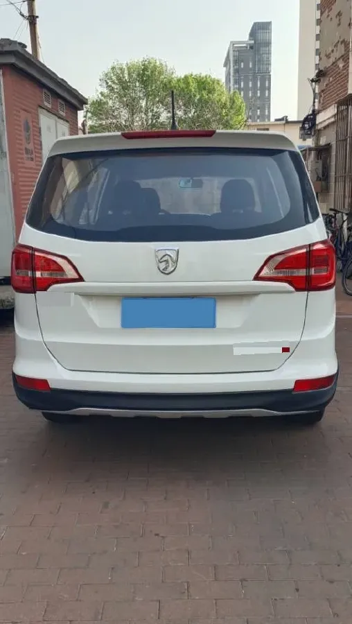 2016 BaoJun 730 1.5L 112HP L4 5MT,autocango,china used car exporter,china ev exporter,chinese used car exporter,chinese used ev exporter