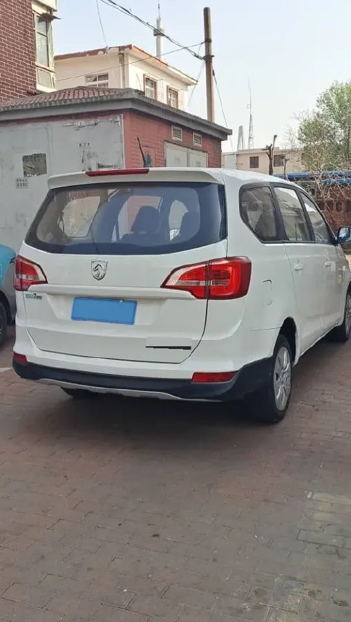 2016 BaoJun 730 1.5L 112HP L4 5MT,autocango,china used car exporter,china ev exporter,chinese used car exporter,chinese used ev exporter