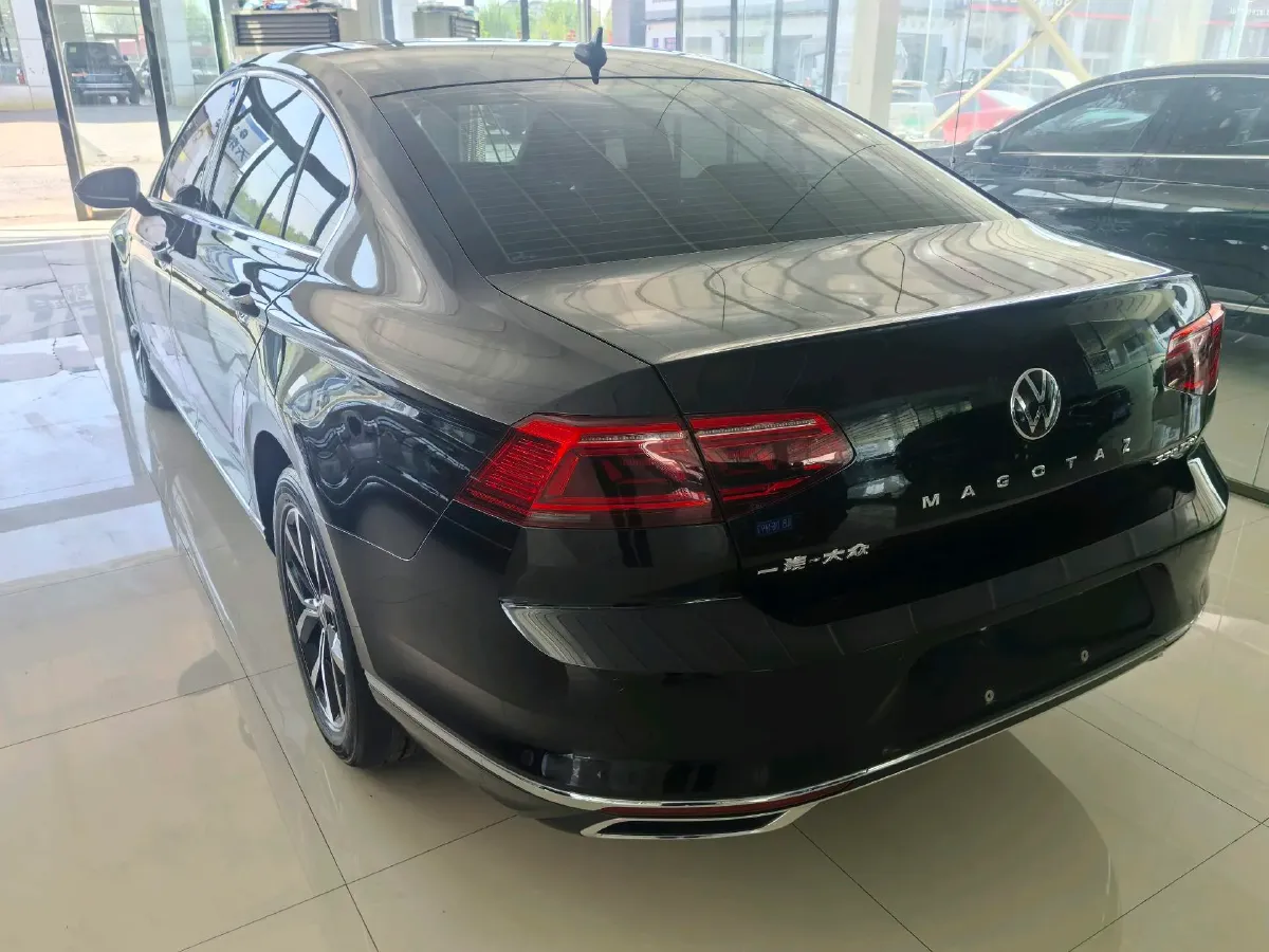 2020 Volkswagen Magotan 2.0T 186HP L4 7DCT,autocango,china used car exporter,china ev exporter,chinese used car exporter,chinese used ev exporter