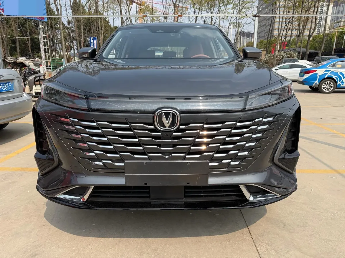 2023 ChangAn CS75 Plus 1.5T 188HP L4 8AT,autocango,china used car exporter,china ev exporter,chinese used car exporter,chinese used ev exporter