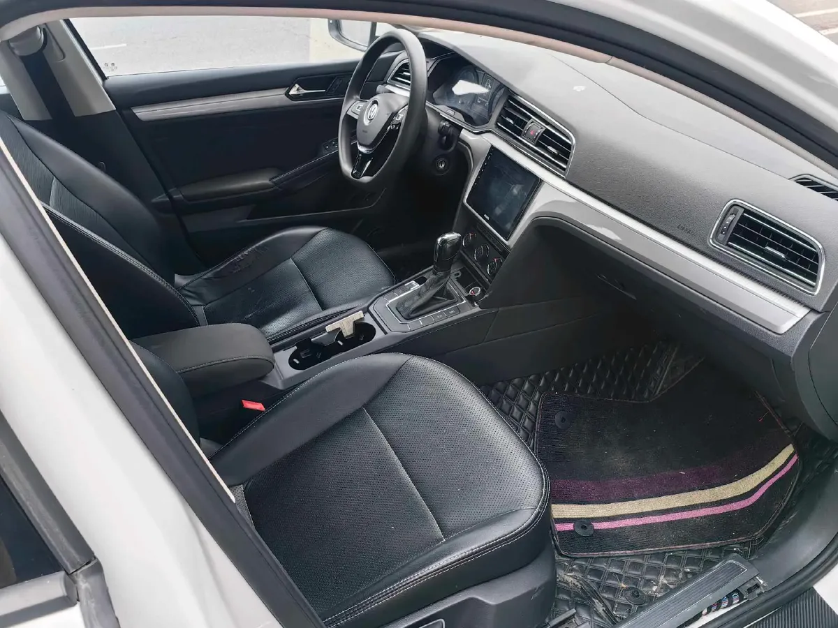 2019 Volkswagen T-Cross 1.4T 150HP L4 7DCT,autocango,china used car exporter,china ev exporter,chinese used car exporter,chinese used ev exporter