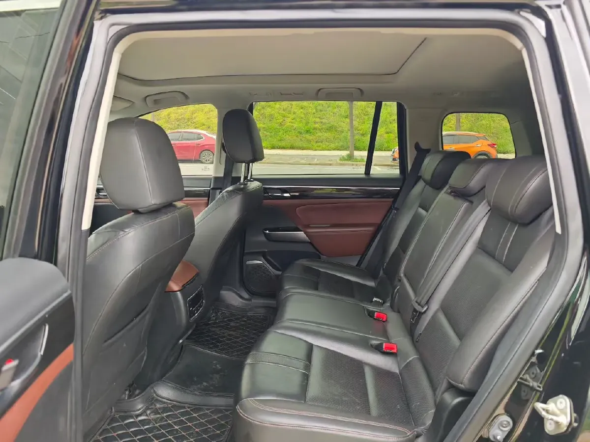 2017 GAC Trumpchi GS8 2.0T 201HP L4 6AT,autocango,china used car exporter,china ev exporter,chinese used car exporter,chinese used ev exporter