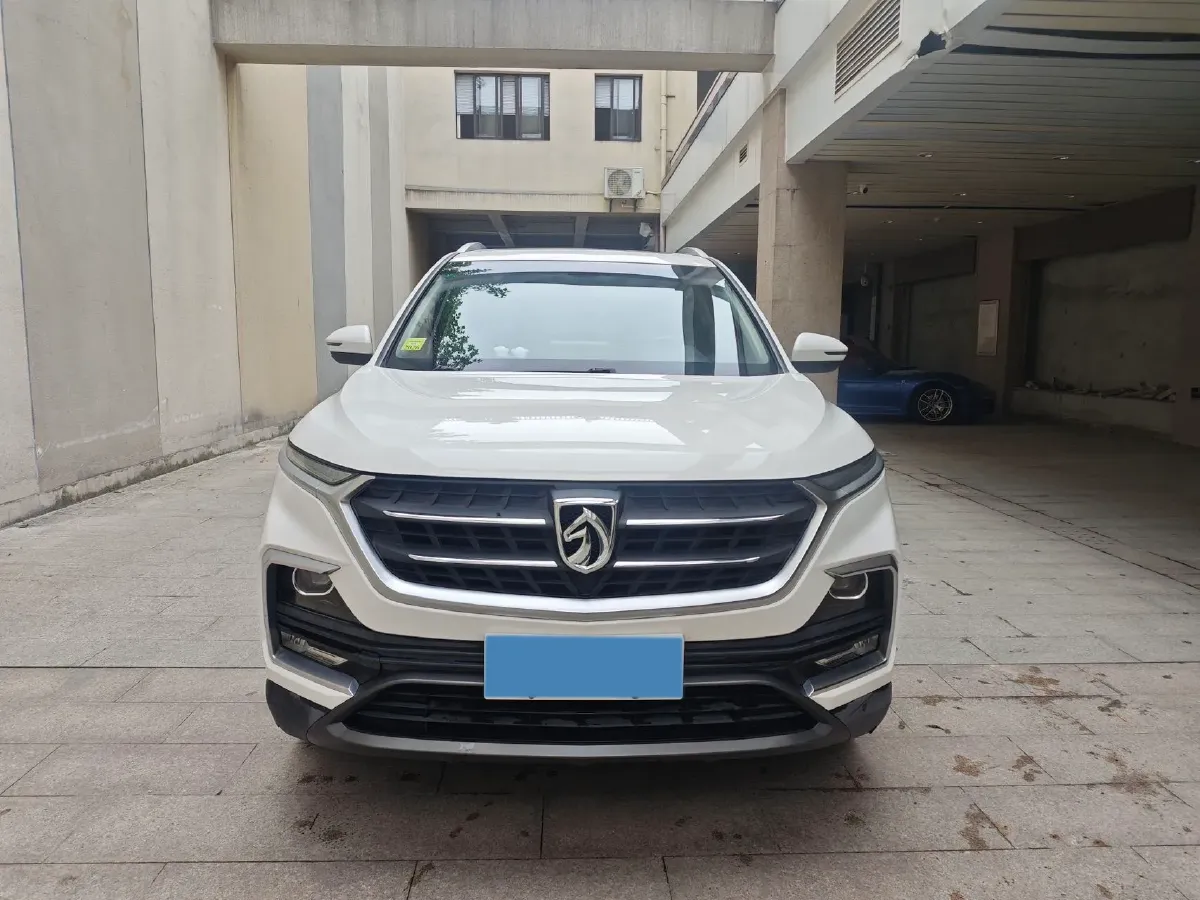 2018 BaoJun 530 1.5T 150HP L4 6DCT,autocango,china used car exporter,china ev exporter,chinese used car exporter,chinese used ev exporter