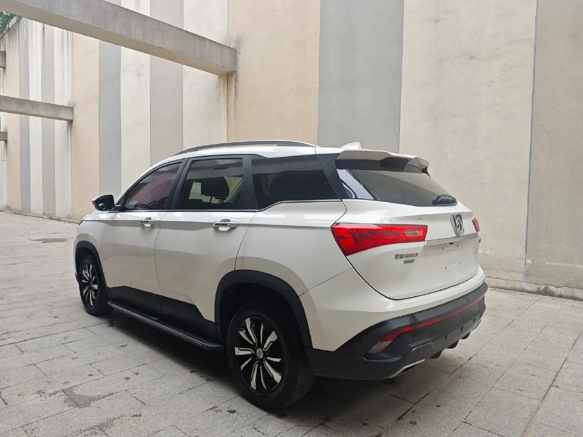 2018 BaoJun 530 1.5T 150HP L4 6DCT,autocango,china used car exporter,china ev exporter,chinese used car exporter,chinese used ev exporter