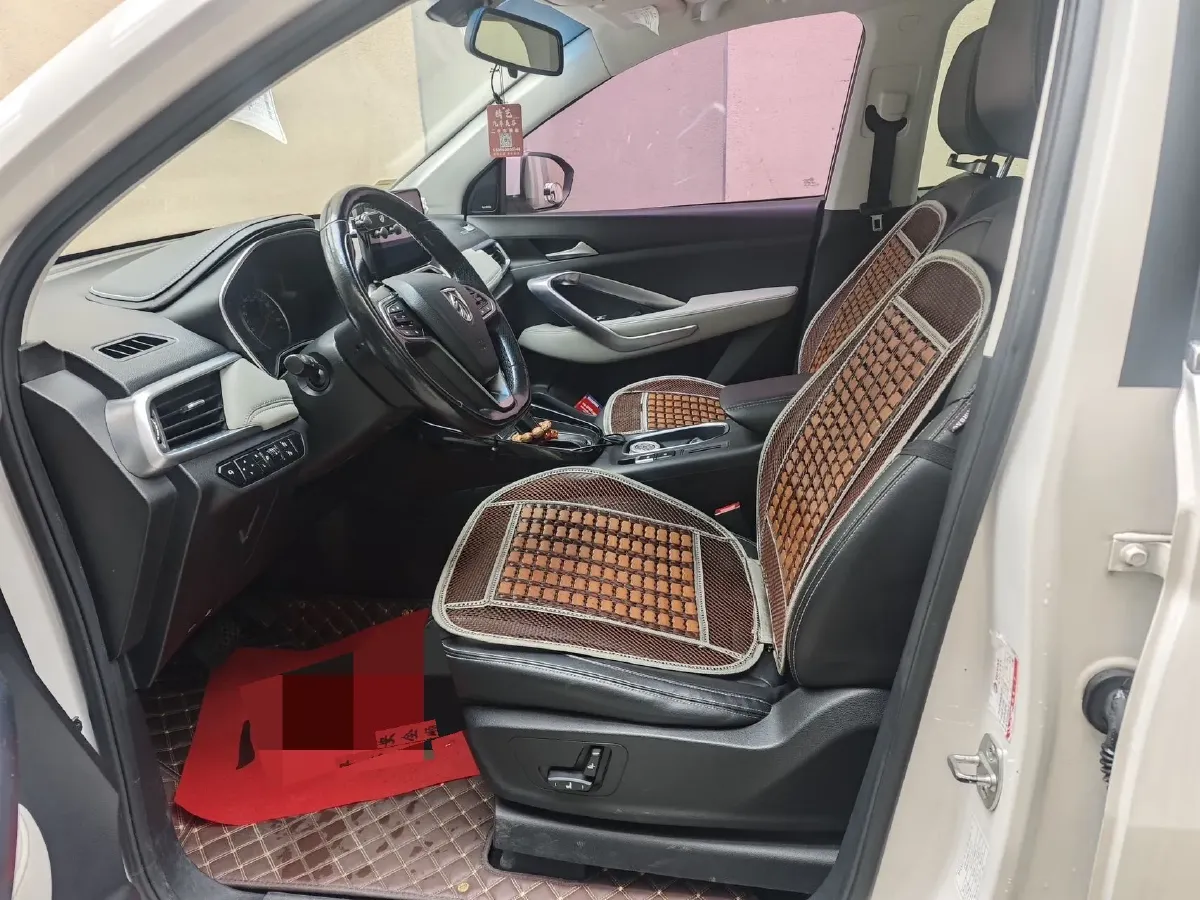 2018 BaoJun 530 1.5T 150HP L4 6DCT,autocango,china used car exporter,china ev exporter,chinese used car exporter,chinese used ev exporter