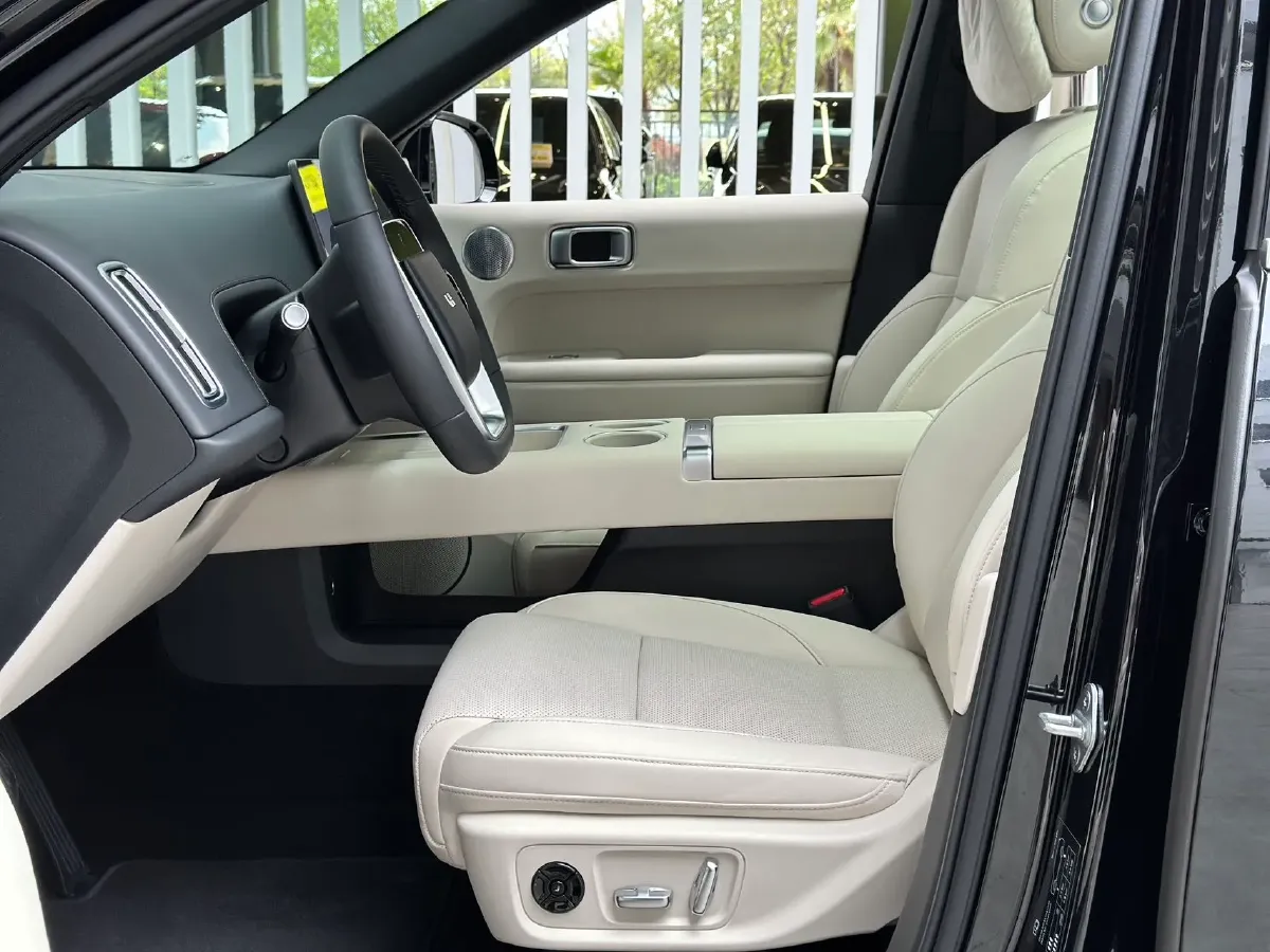 2024 Li L6 Range Extended 154HP L4 REEV 36.8KWH,autocango,china used car exporter,china ev exporter,chinese used car exporter,chinese used ev exporter