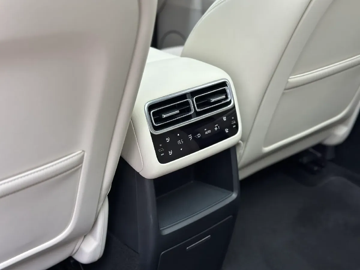 2024 Li L6 Range Extended 154HP L4 REEV 36.8KWH,autocango,china used car exporter,china ev exporter,chinese used car exporter,chinese used ev exporter