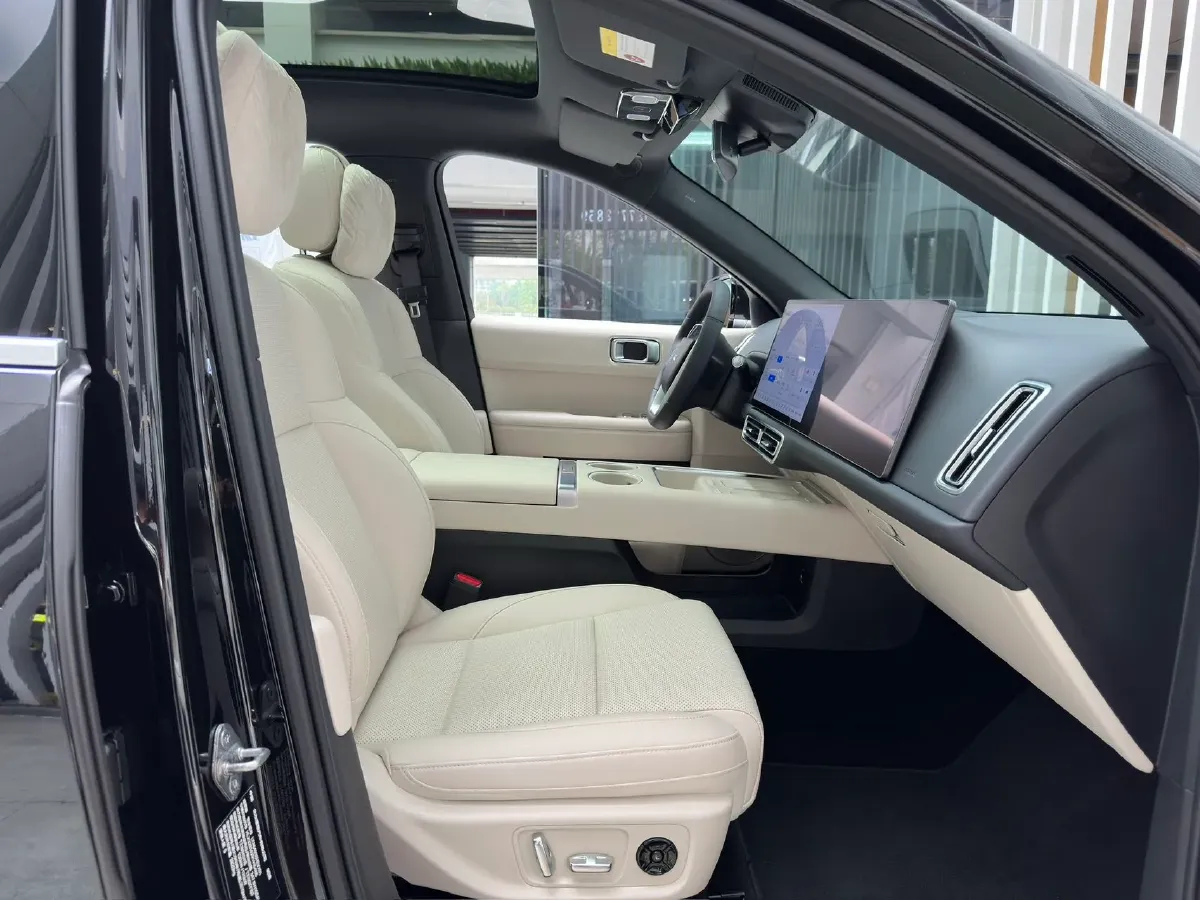 2024 Li L6 Range Extended 154HP L4 REEV 36.8KWH,autocango,china used car exporter,china ev exporter,chinese used car exporter,chinese used ev exporter