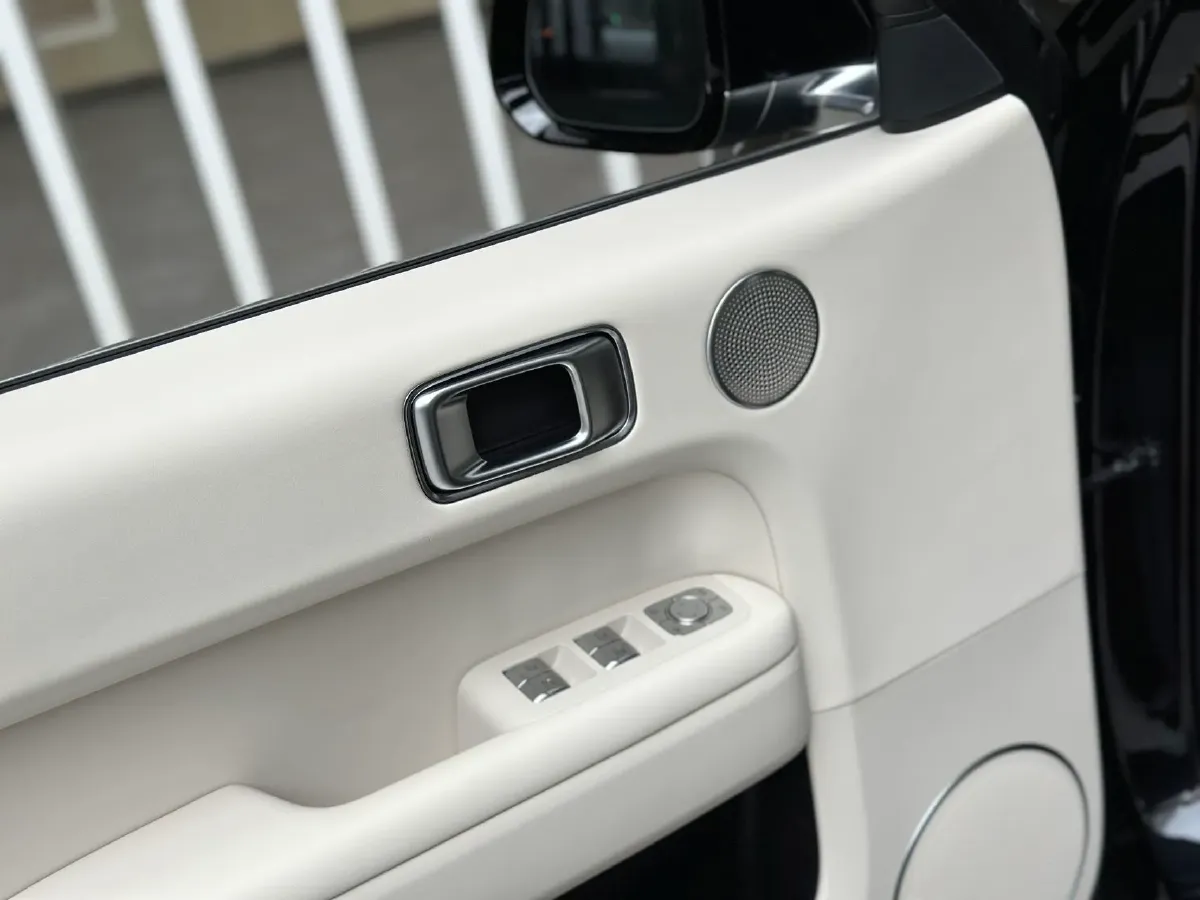 2024 Li L6 Range Extended 154HP L4 REEV 36.8KWH,autocango,china used car exporter,china ev exporter,chinese used car exporter,chinese used ev exporter