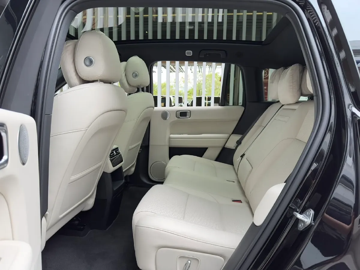 2024 Li L6 Range Extended 154HP L4 REEV 36.8KWH,autocango,china used car exporter,china ev exporter,chinese used car exporter,chinese used ev exporter